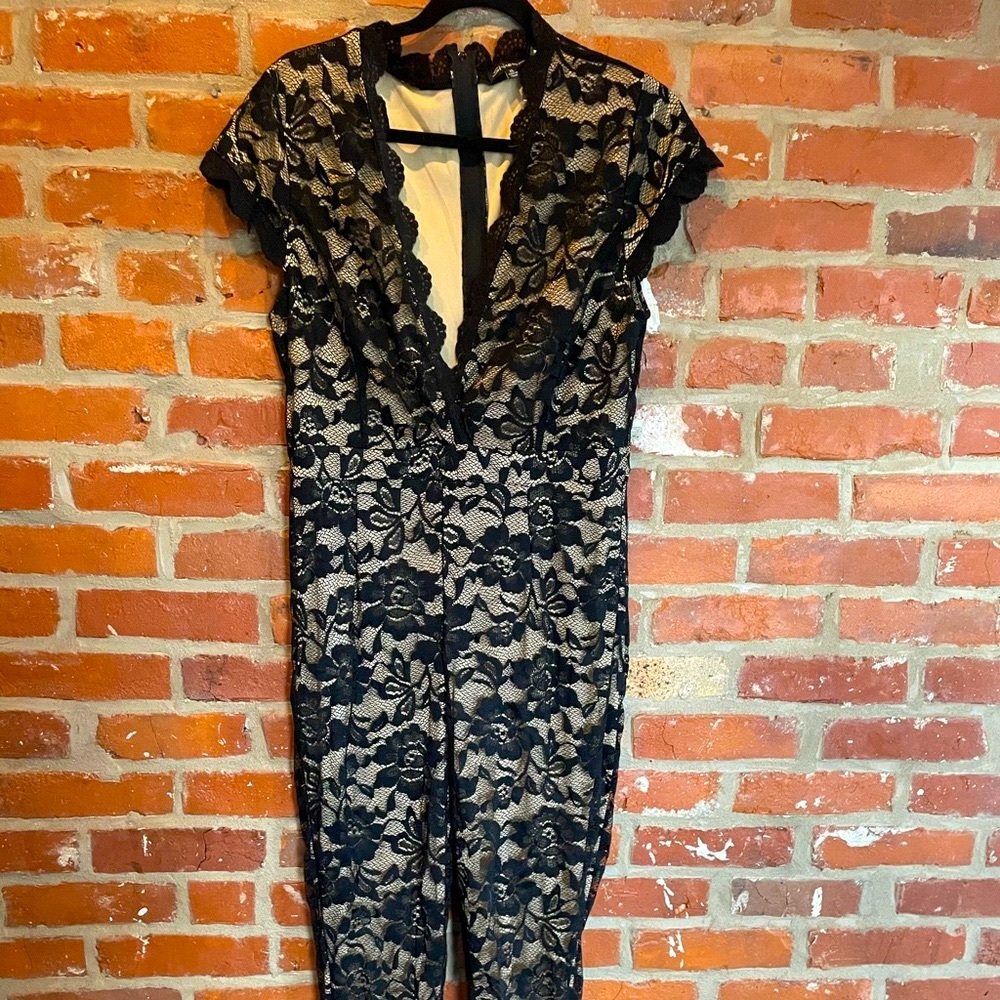 Scallop Floral Lace Jumpsuit